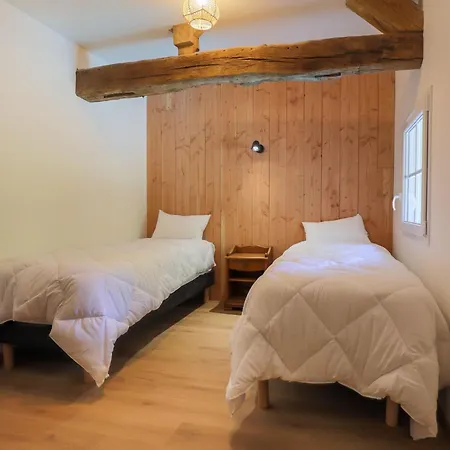 Ferme De La Bracadelle بيت للعطل *